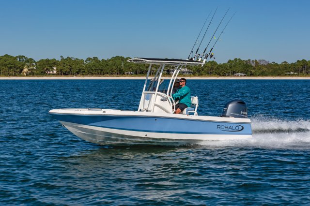 2025 R206 Cayman Running in Ocean Front Port View