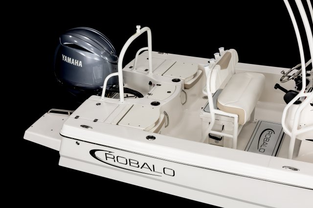 2026 R206 Cayman Transom Casting Deck