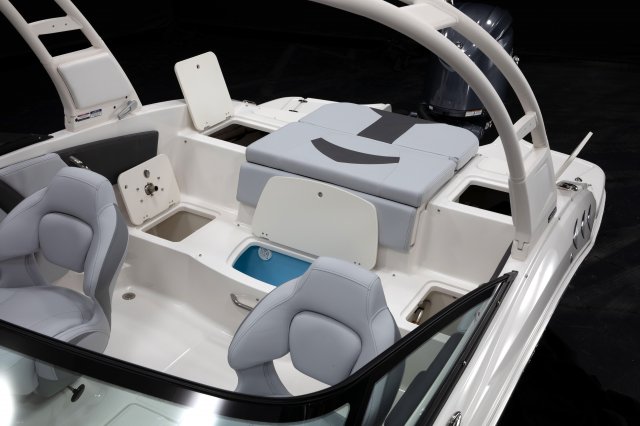 2026 21 SSi OB SF Transom Storage