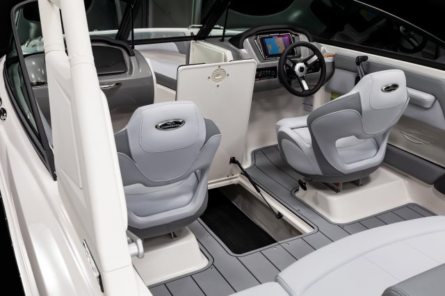 2026 21 SSi Floor Storage