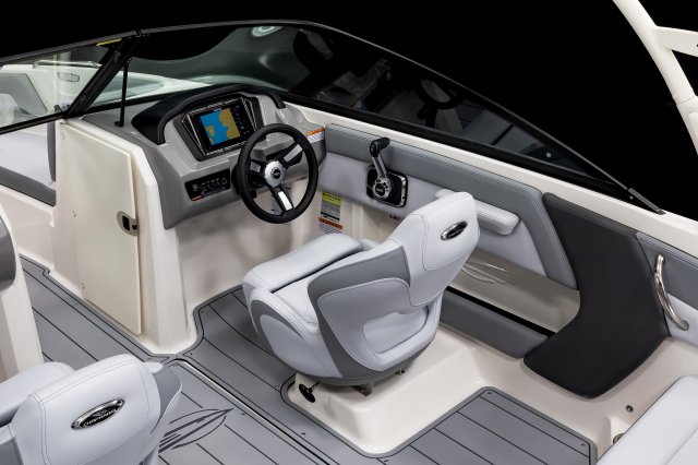 2026 21 SSi Helm Station