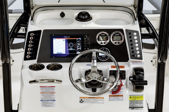 2025 R226 Cayman Helm Dash