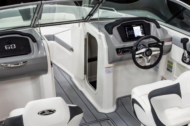 2025 23 SSi Helm Storage