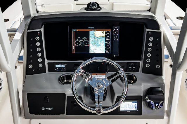 2025 R246 Cayman Helm Dash