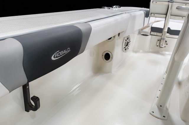 2025 R246 Cayman Sky Deck Port Rod Storage