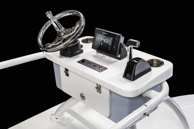 2025 R246 Cayman Sky Deck Sky Deck Helm