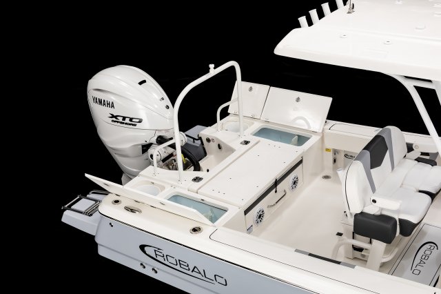 2025 R266 Cayman Transom Storage and Livewells