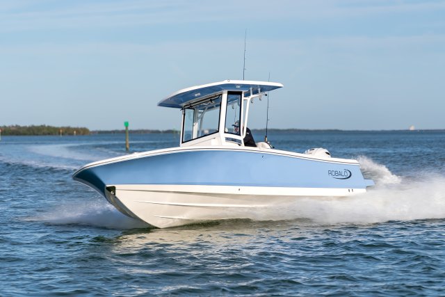 2025 R266 Cayman Running in Ocean Front Port View
