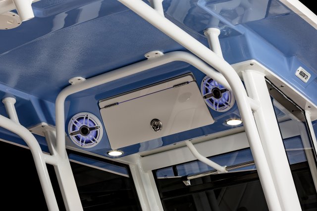 Robalo R266 Cayman Electronics Box