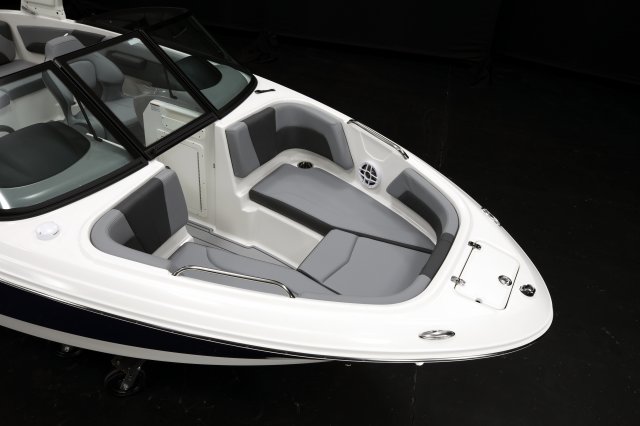 2026 GTS 1 Bow Seating