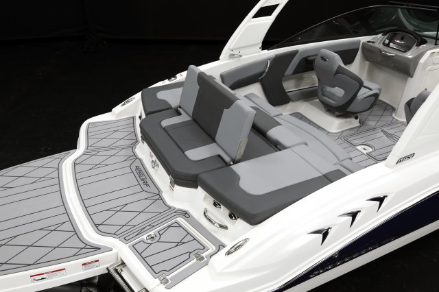 2026 GTS 1 Swim Platform Bench