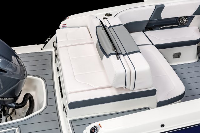 2025 270 OSX Cockpit Bench Seat