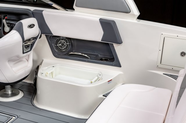 2025 270 OSX Cockpit Starboard Cooler