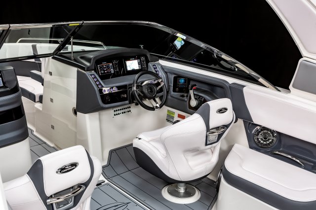 2025 270 OSX Helm Station