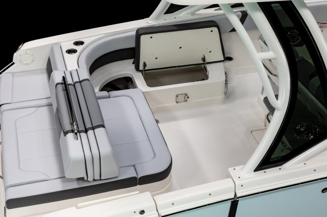 2025 280 OSX Cockpit Storage