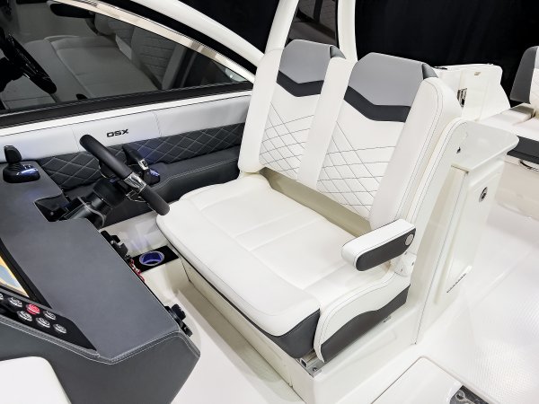 2025 310 OSX Helm Seat