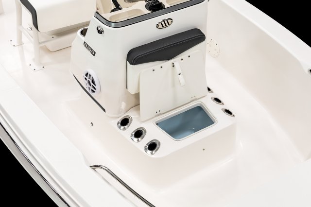 Robalo R160 Livewell