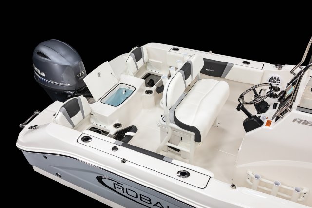 2027 R180 Transom Storage & Livewell