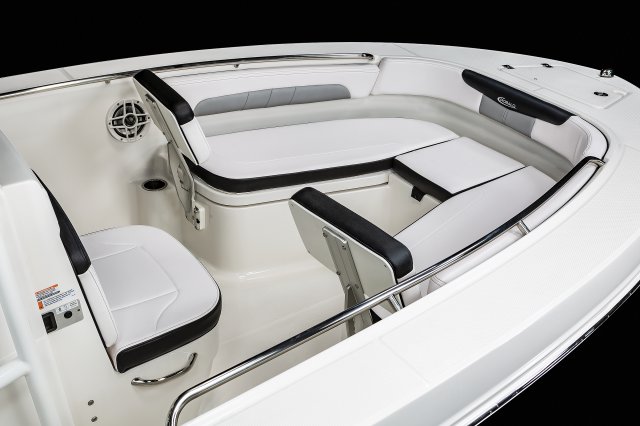 2025 R202EX Bow Seating