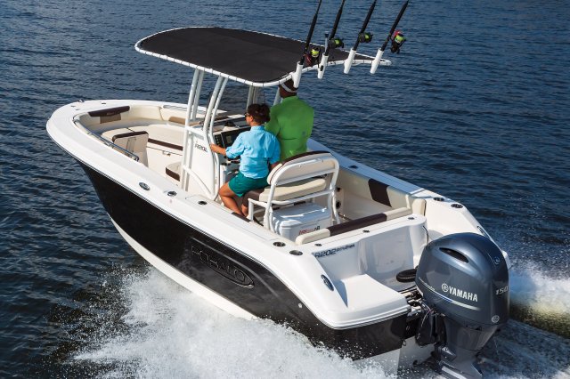2025 R202EX Running in Ocean Rear Port View