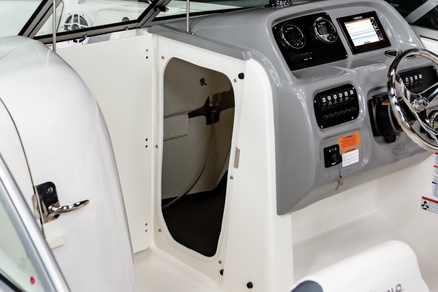 2027 R207 Starboard Console