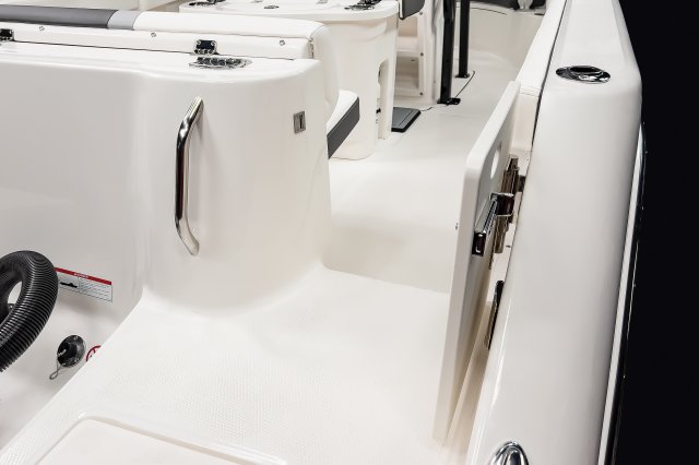 2026 R222 Transom Gate