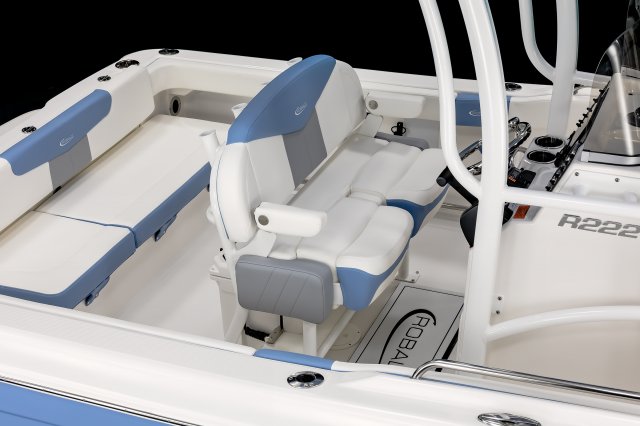 Robalo R222EX Leaning Post