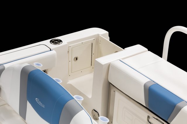 2026 R230 Transom Walkthrough Door