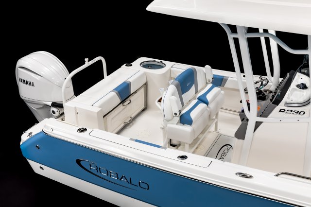 2027 R230 Transom Bench