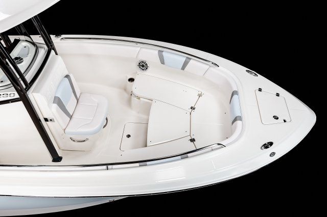2025 R232EX Bow Casting Deck