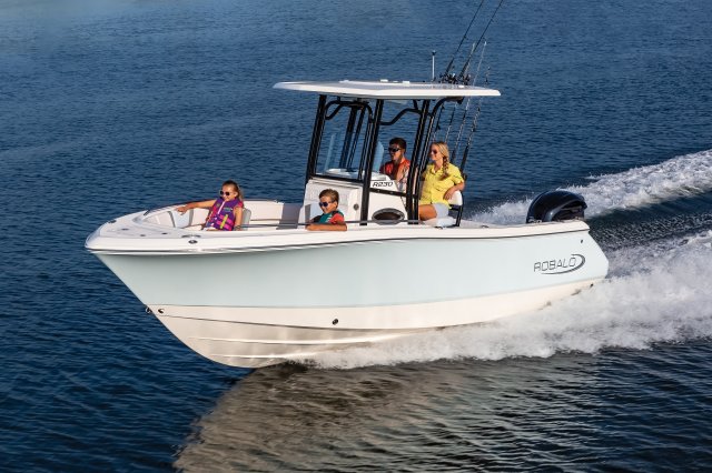 2025 R232EX Running in Ocean Front Port View