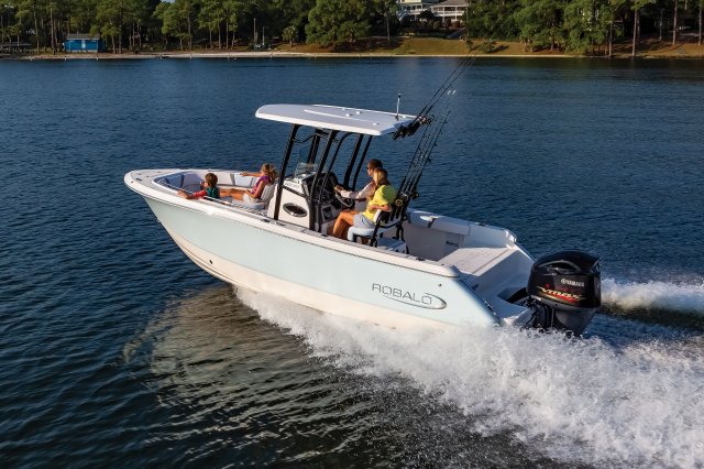 2025 R232EX Running in Ocean Rear Port View