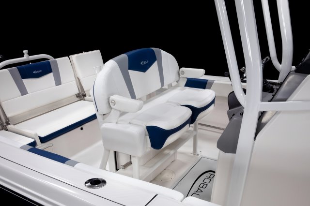 2027 R232 EX Bow Leaning Post