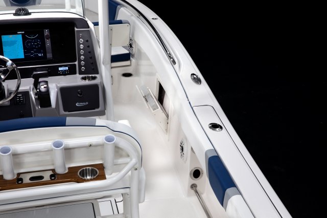 2027 R232 EX Starboard Tackle Storage
