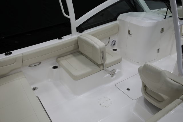 2027 R237 Port Seating