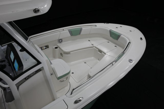 2027 R252 EX Bow Casting Deck