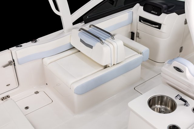 2027 R257 Port Seating