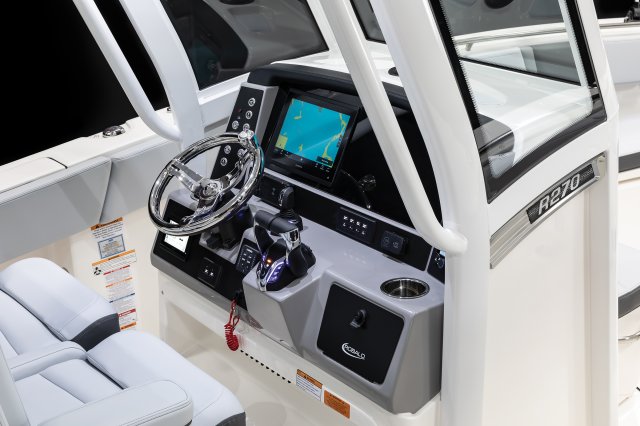 2027 R270 Helm Dash