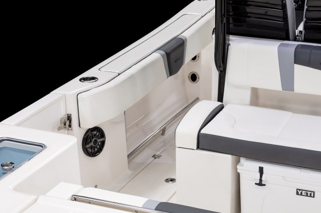2025 R300 Rod Storage Port