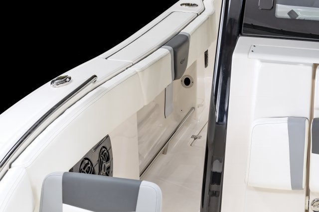 2025 R300 Rod Storage Starboard