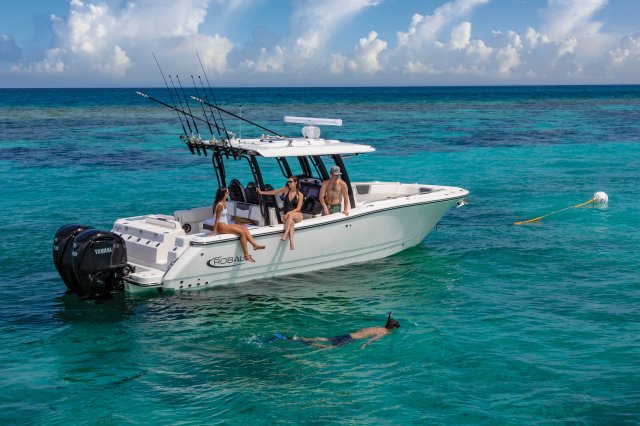 2027 R300 Snorkeling