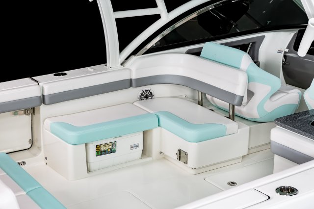 2025 R317 Cockpit Seating