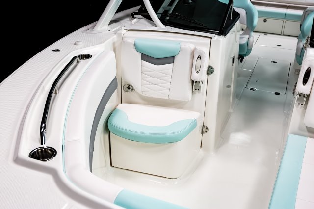 2025 R317 Head Door Seat