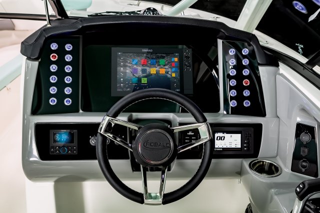2025 R317 Helm Dash