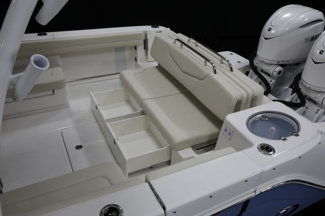 2027 R317 Aft Drawer Storage