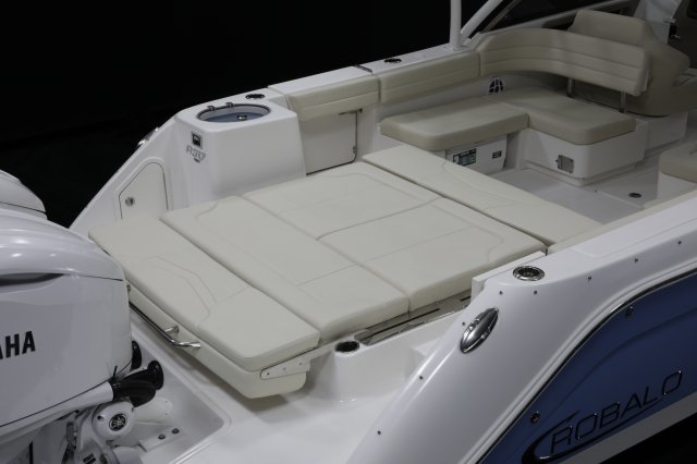 2027 R317 Aft Sunpad