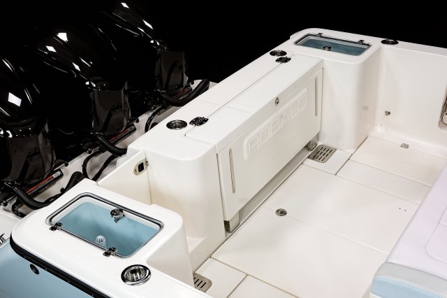 2025 R360 Transom Bench Up