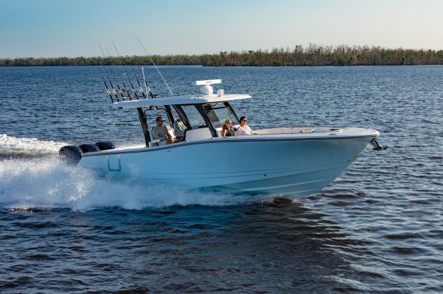2025 R360 Running in Ocean Front Starboard View