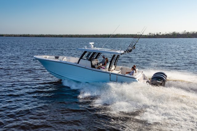 2025 R360 Running in Ocean Rear Port View