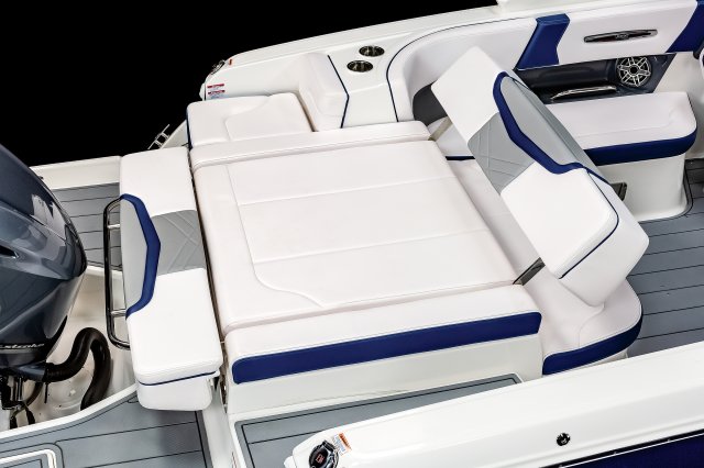 257 SSX OB - Aft Sun Lounge